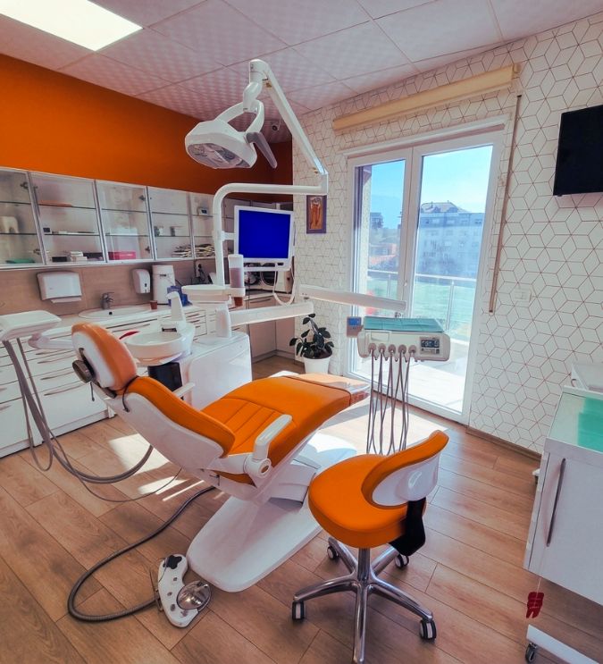 Titolare Clinica Dental Med Austria
